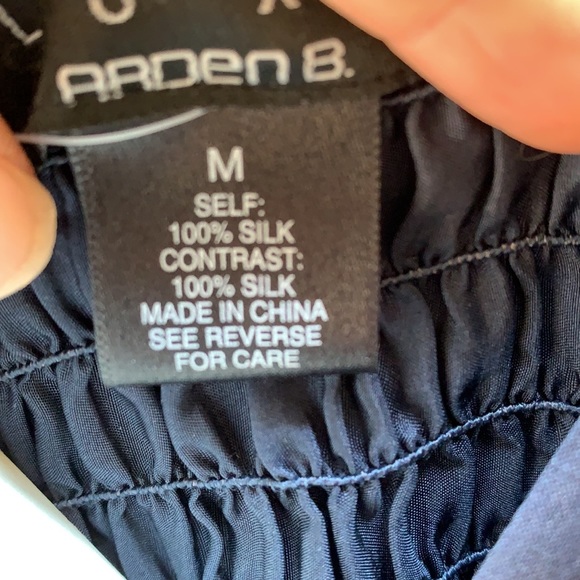 Arden B gorgeous 100% Navy blue Silk top with new tags! - Picture 6 of 6